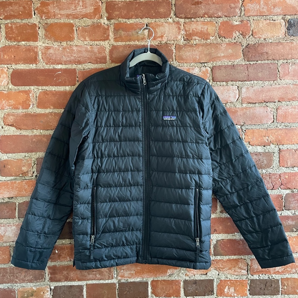 XS Men’s Patagonia down jacket - great for women too!
